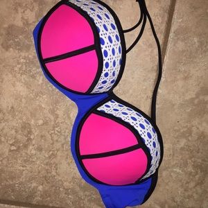 Push-up bikini top